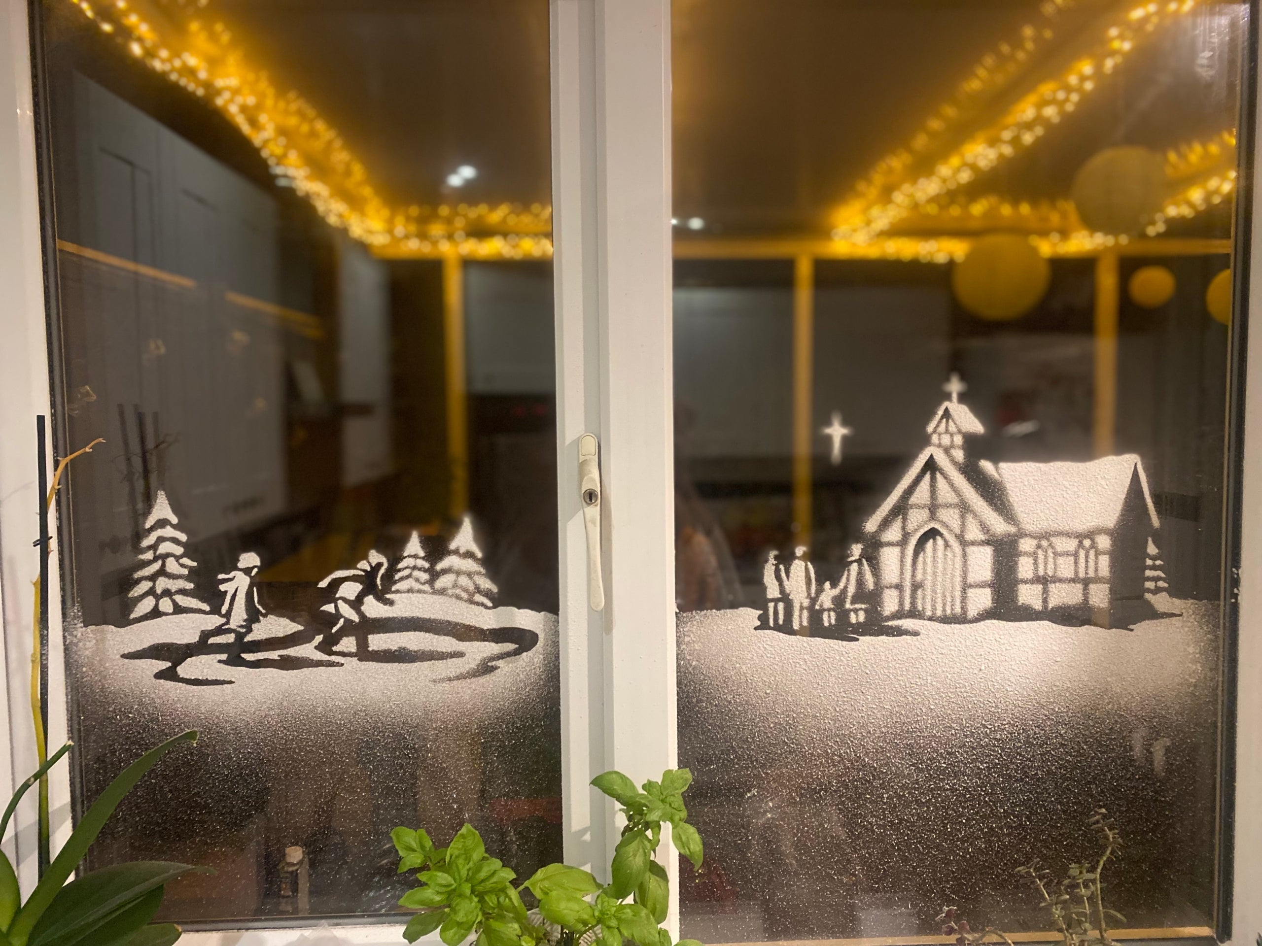 Christmas Stencils – Snow Windows